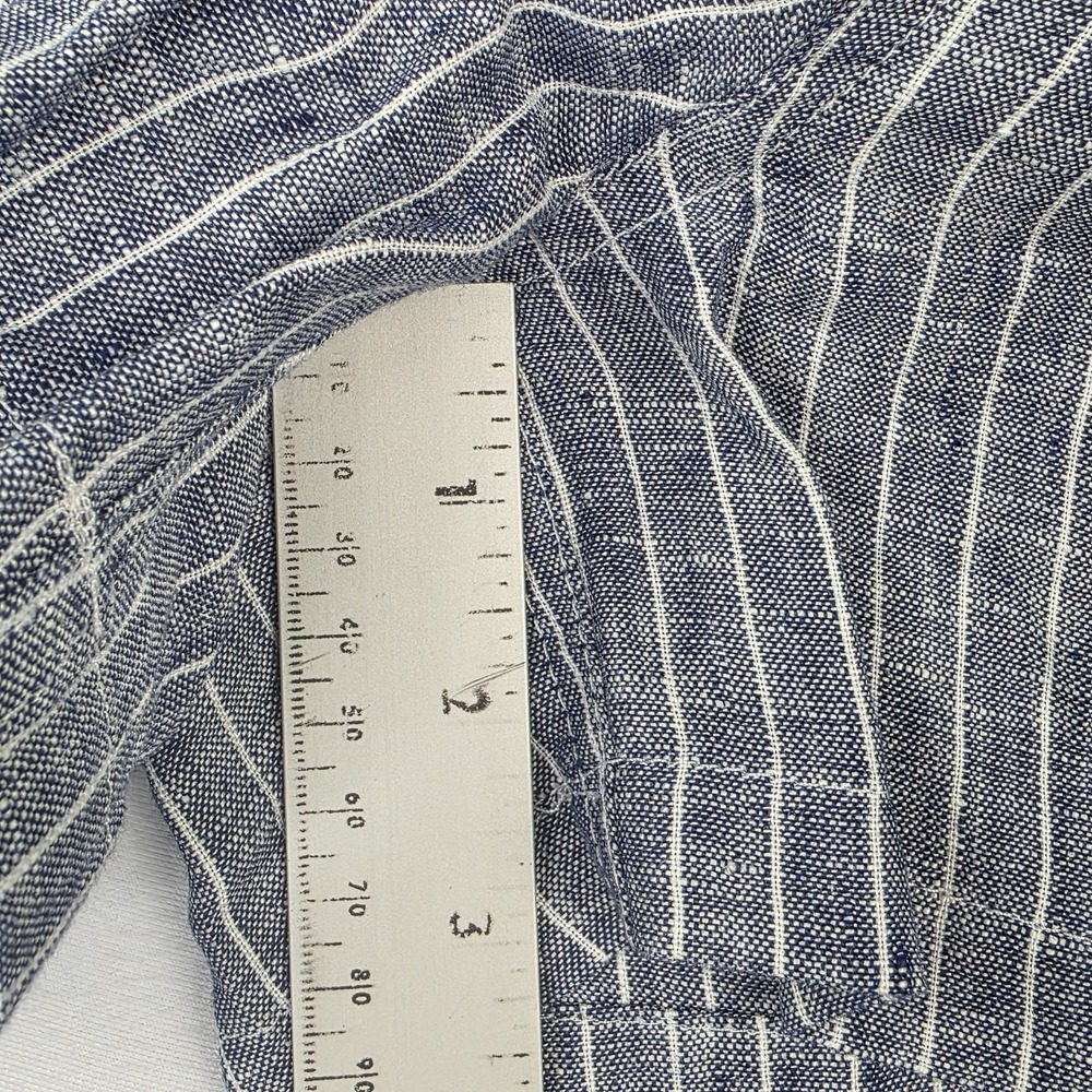 Quince Women's 100% European Linen Shorts Medium M Blue Chambray Stripe New - Picture 8 of 10